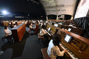 달성 100대 피아노···하루 1만8000여명 찾아