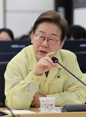 [여의도정치] ‘李대통령 일 잘한다’ 여론 53%…