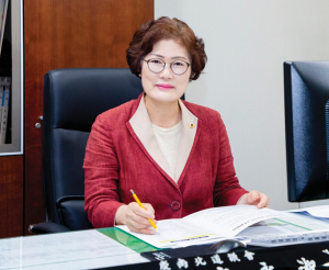 [TK정치] 남영숙 경북도의원, ‘2026 풀뿌리 우수의정’수상