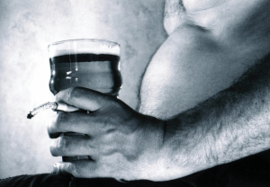 [의료건강] 1인 가구 외로움, 흡연 비만 1인 가구 65세 전 ‘조기 사망’ 위험, 다인 가구보다 35% 높아